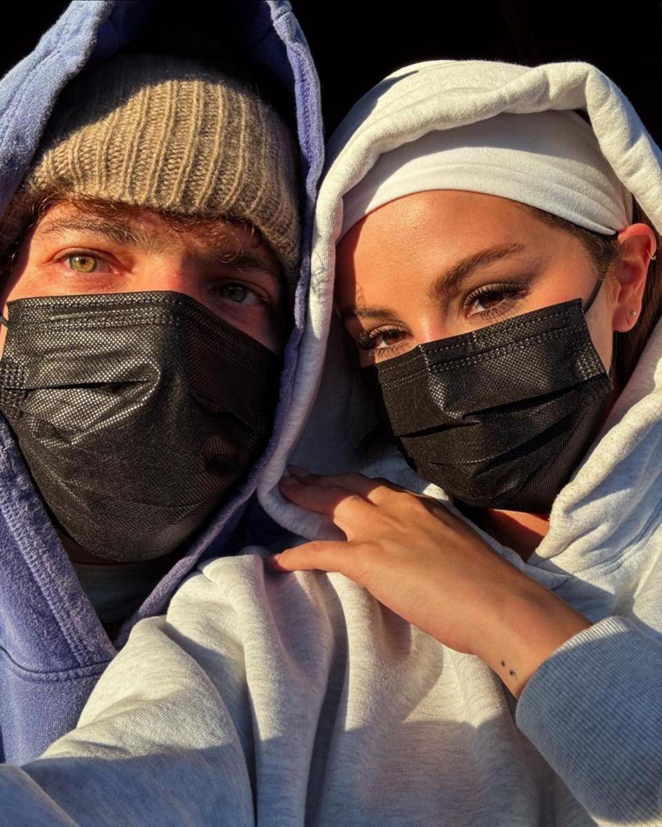 potret mesra Selena Gomez dan pacar (instagram.com/selenagomez)