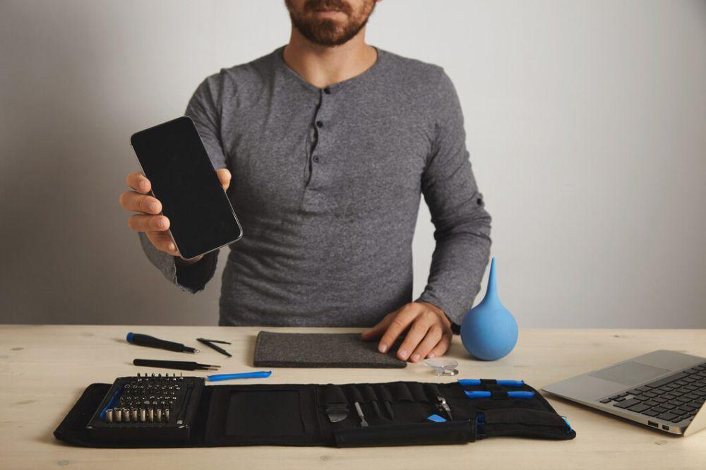 8 Hal yang Bikin Layar Smartphone Gampang Rusak, Perhatikan!