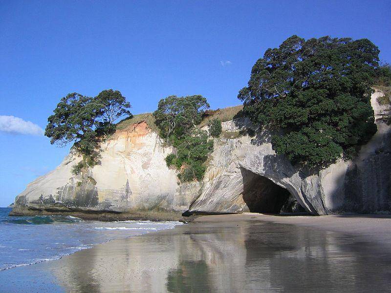 The Coromandel Peninsula (commons.wikimedia.org/Phil Whitehouse)
