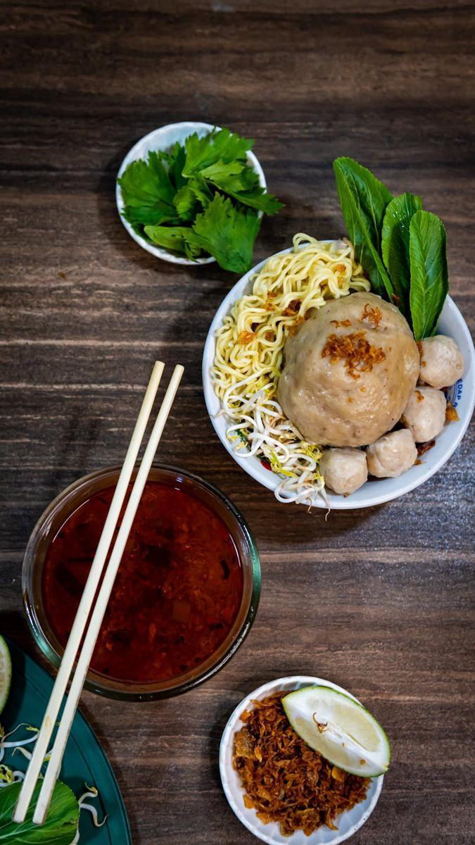 ilustrasi bakso (pexels.com/@baarast-project-243124132)