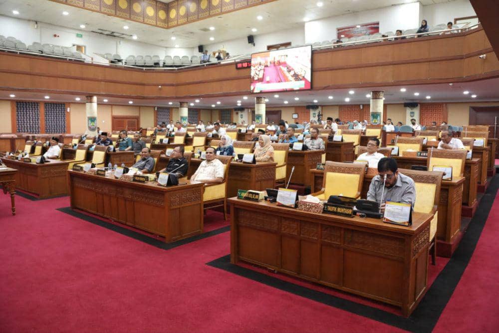 Anggota DPRD Batam yang mengikuti paripurna APBDP 2024 Kota Batam (Dok DPRD Batam)