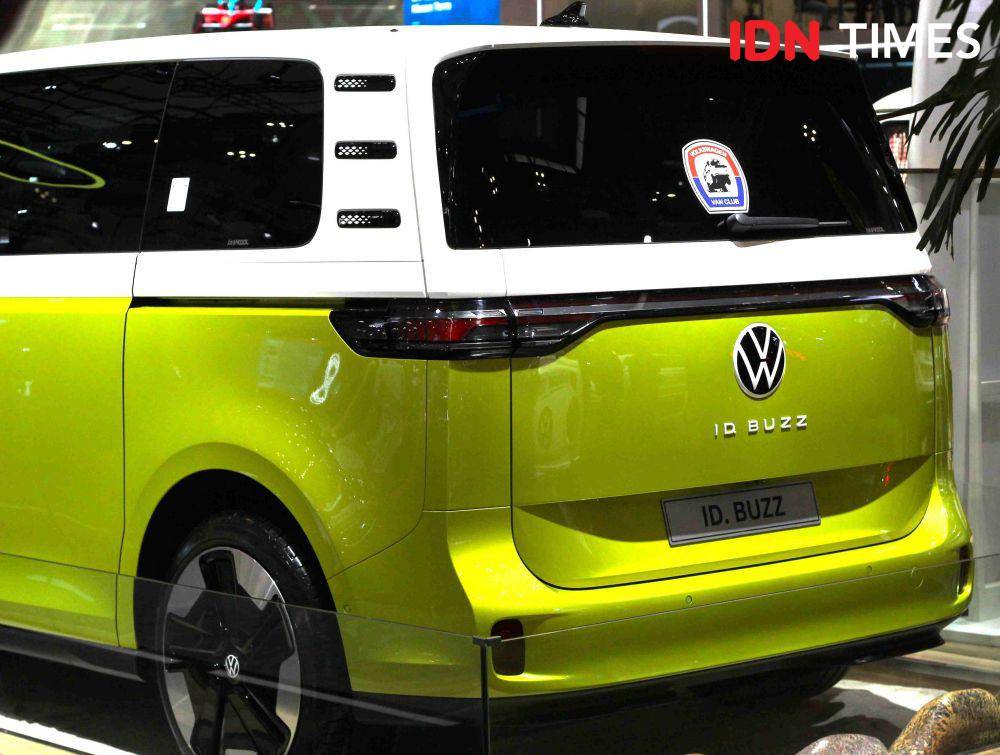 ilustrasi tampak belakang VW ID. Buzz (IDN Times/Muhammad Raffash)