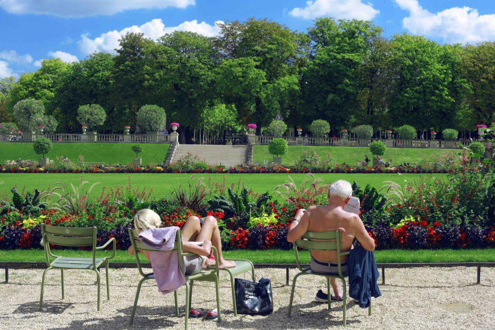 5 Taman untuk Piknik Santai di Paris, Nyaman dan Hemat Bujet!