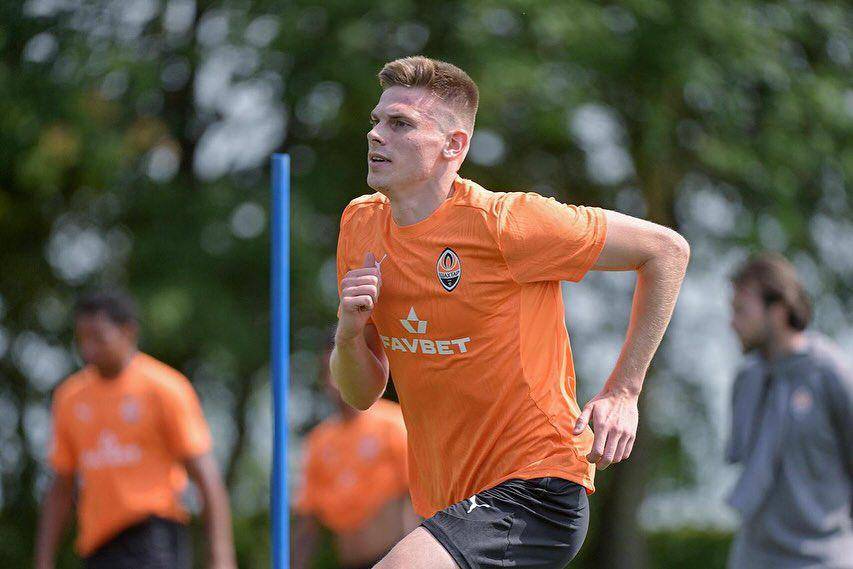 Oleg Ocheretko saat berlatih bersama Shakhtar Donetsk. (instagram.com/oleh_ocheretko)