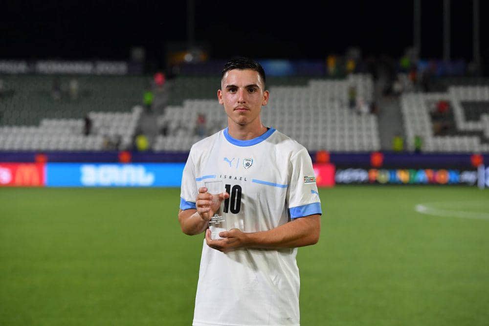 Oscar Gloukh saat memperkuat Timnas Israel. (instagram.com/oscar.gloukh)