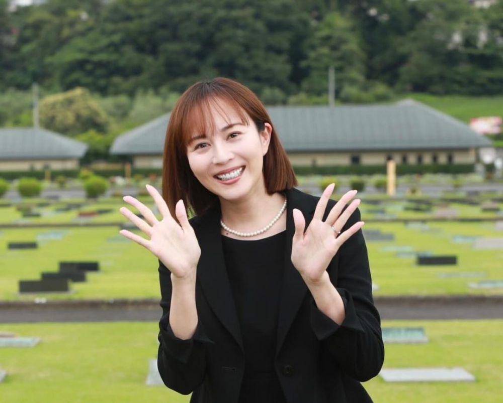 Higa Manami sebagai Nikaido Kyoko (instagram.com/7_hisho_tvasahi)