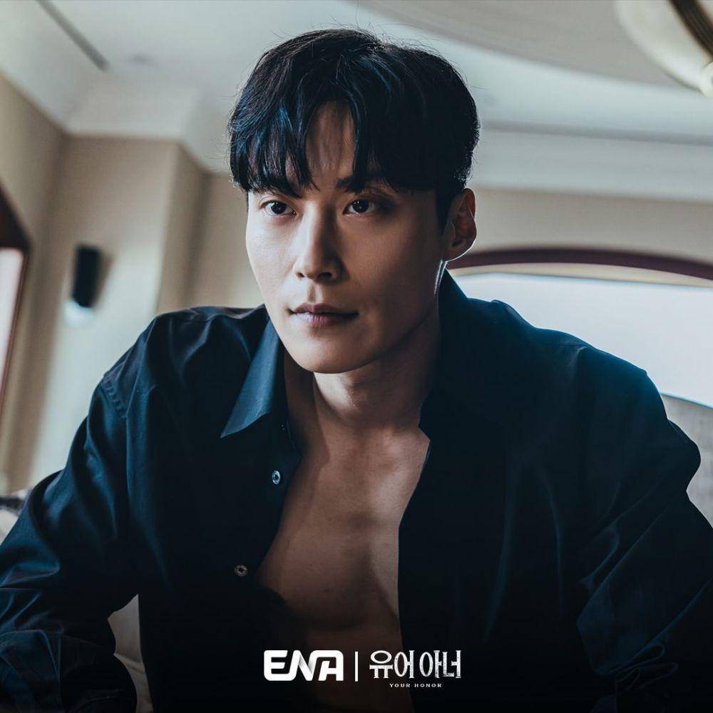cuplikan Huh Nam Jun di drakor Your Honor (instagram.com/channel.ena.d)