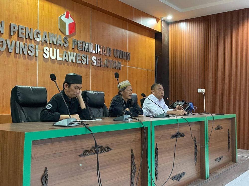 Bawaslu Sulsel menggelar rapat koordinasi tentang pengawasan coklit data pemilih Pilkada 2024. (Dok. Bawaslu Sulsel)