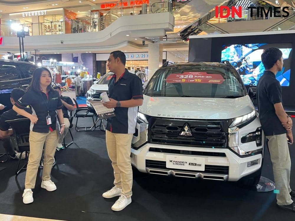 PT Mitsubishi Motors Krama Yudha Sales Indonesia (MMKSI) menggelar pameran otomotif Gebyar Auto Show di Mal Paragon Semarang, 25-28 Juli 2024. (IDN Times/Anggun Puspitoningrum)
