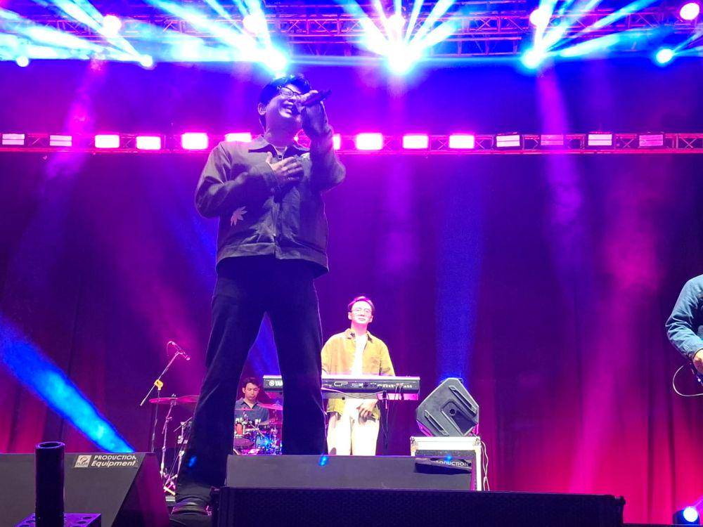 Penampilan Juicy Luicy di Latihan Pestapora 2024 Malang. (IDN Times/Rizal Adhi Pratama)