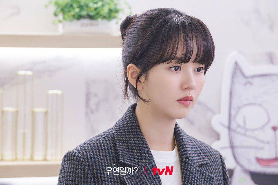 Lee Hong Ju (Kim So Hyun) di drakor Serendipity's Embrace (dok. tvN/Serendipity's Embrace)