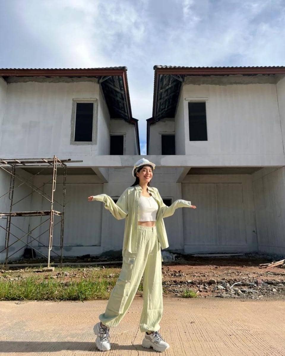 outfit Min Pechaya (instagram.com/minpechaya)