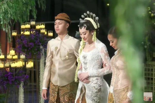7 Potret Keanu dan Zahwa Dampingi Aaliyah saat Akad Nikah