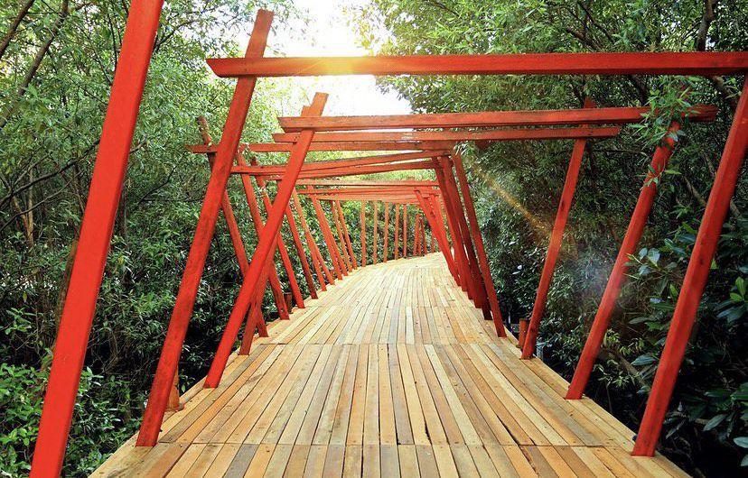 BeeJay Bakau Resort (instagram.com/beejaybakauresort)