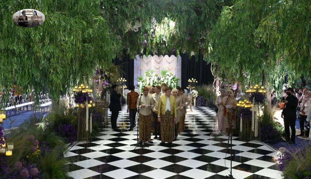 Akad nikah Thariq Halilintar dan Aaliyah Massaid. (Youtube.com/Thariq Halilintar)