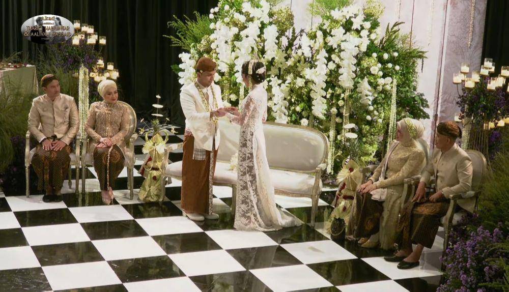 Akad nikah Thariq Halilintar dan Aaliyah Massaid. (Youtube.com/Thariq Halilintar)