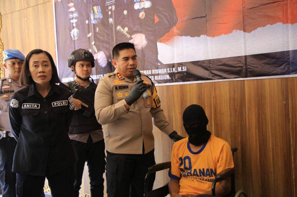 Pelaku perampokan disertai pembunuhan ditangkap Satreskrim Polres Madiun. IDN Times/ Riyanto.