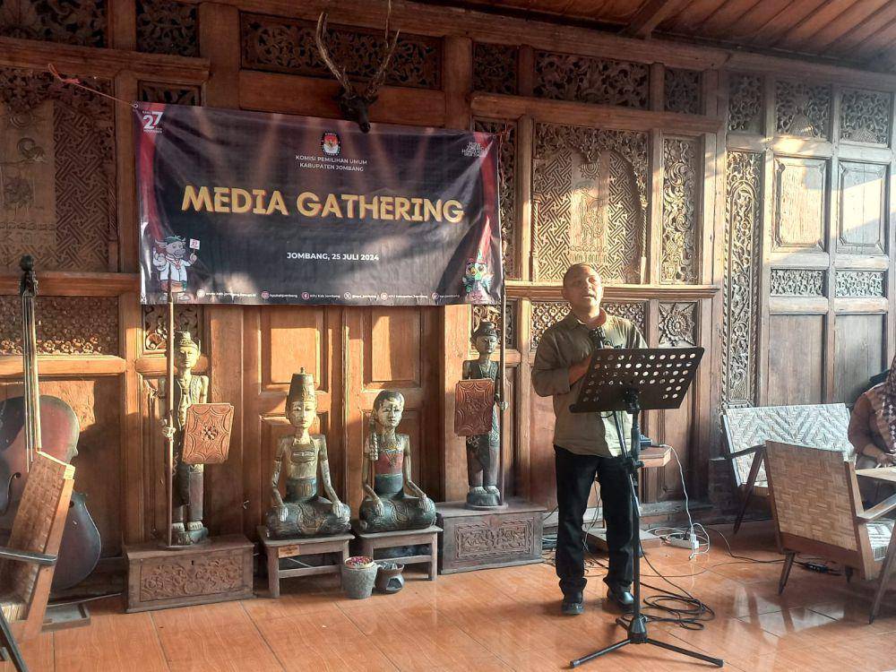 Media gathering KPU Jombang. IDN Times/Zainul Arifin
