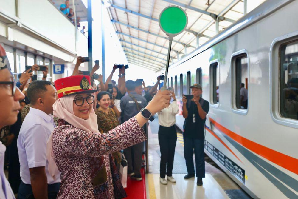 KA Jakarta-Banyuwangi Beroperasi, Bupati Ipuk: Mudahkan Akses