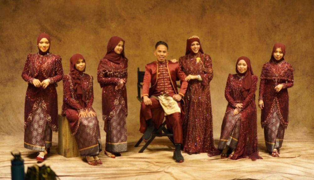Gen Halilintar di resepsi pernikahan Thariq Halilintar dan Aaliyah Massaid. (Instagram.com/dindafirdausa.atelier)