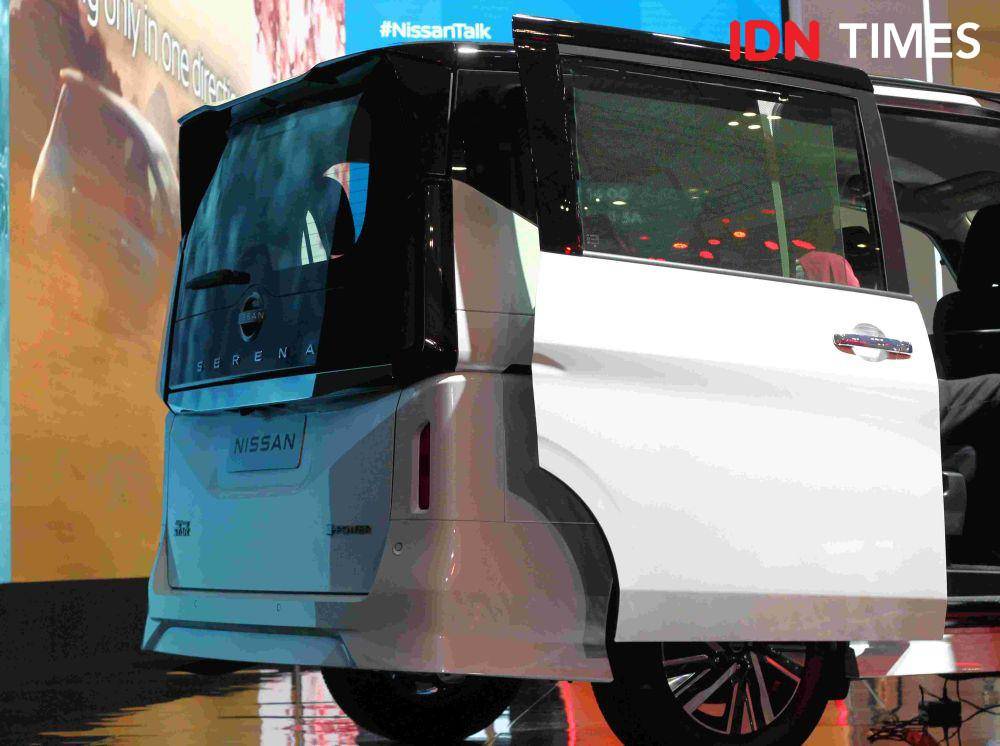 ilustrasi tampak belakang Nissan Serena e-Power (IDN Times/Muhammad Raffash)