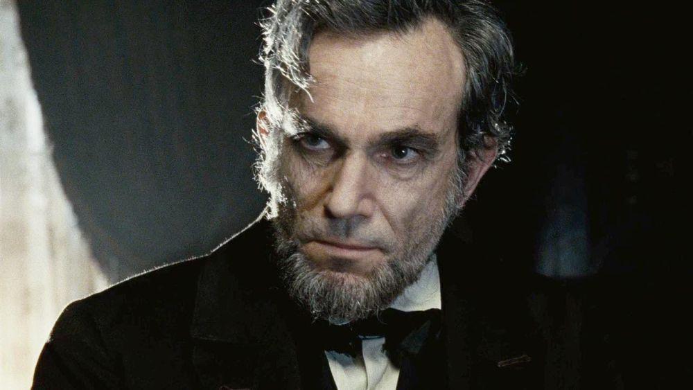 10 Rekomendasi Film Daniel Day-Lewis, Aktor Peraih Tiga Piala Oscar!