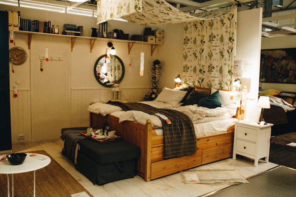 kamar dengan konsep maksimalis (pexels.com/NastyaSensei)