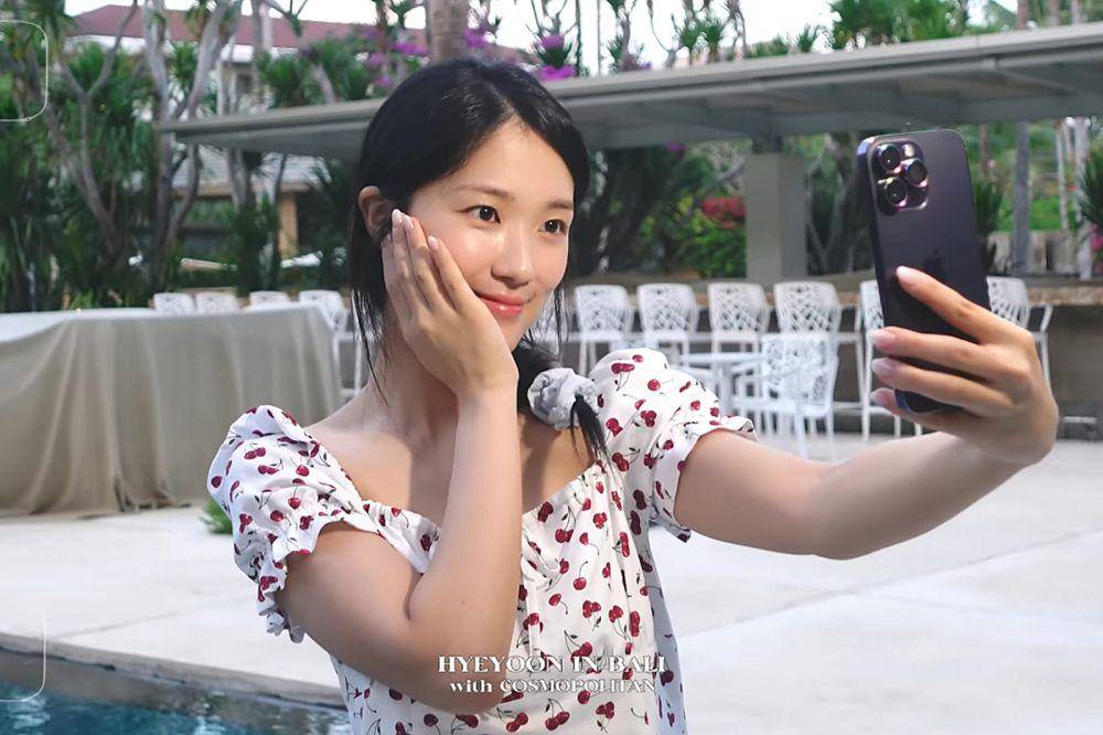 momen behind the scene pemotretan Kim Hye Yoon X Cosmopolitan di Bali (dok. Artist Company)
