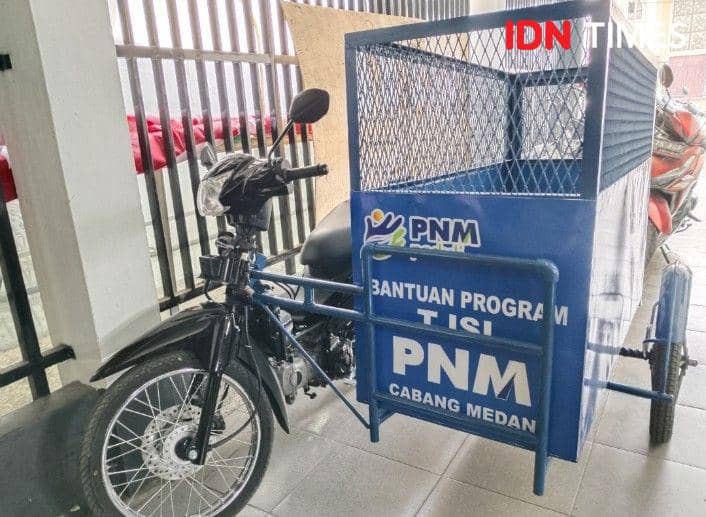 1 unit sepeda motor pengangkut sampah yang diberi PNM Mekaar (IDN Times/Eko Agus Herianto)