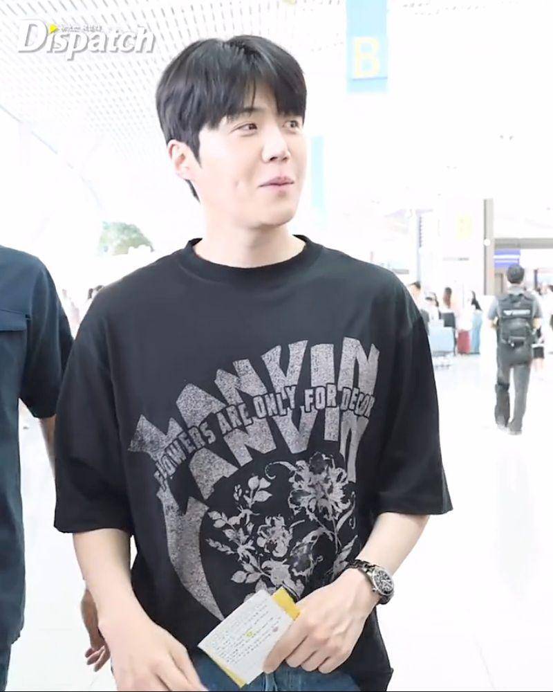 potret Kim Seon Ho berangkat Jakarta (instagram.com/koreadispatch)
