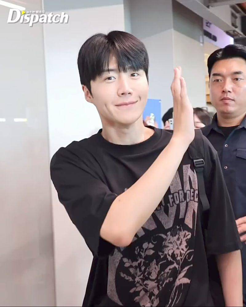 potret Kim Seon Ho berangkat Jakarta (instagram.com/koreadispatch)