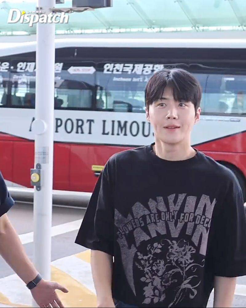 potret Kim Seon Ho berangkat Jakarta (instagram.com/koreadispatch)
