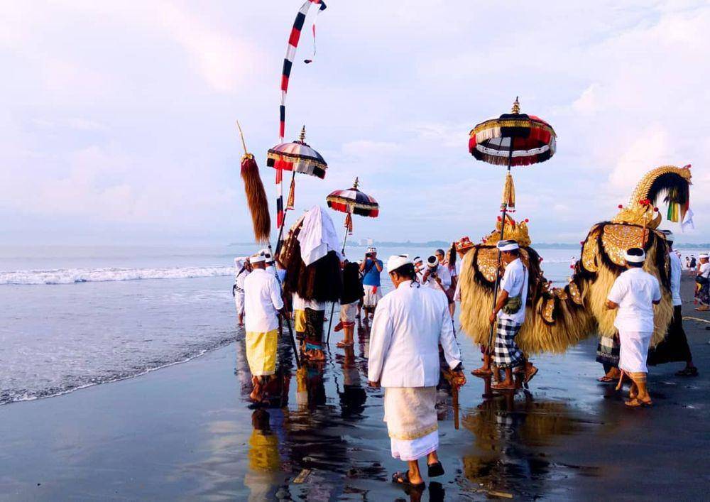 Pantai Lembeng Gianyar (instagram.com/wayansutika74)