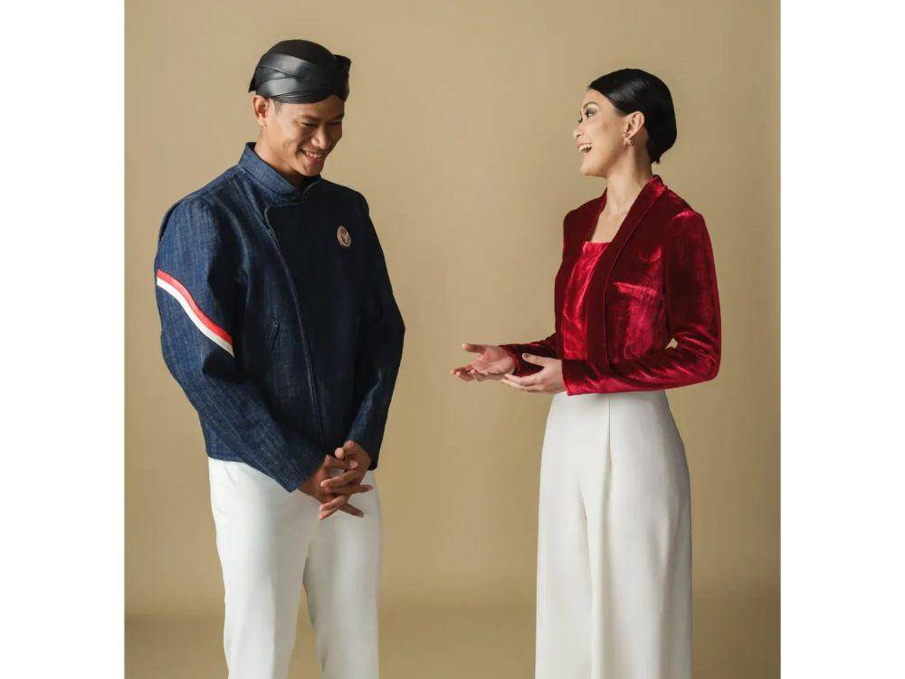Setelan baju resmi yang akan digunakan kontingen Indonesia di hari upacara pembukaan Olimpiade Paris 2024 karya Didit Hediprasetyo (instagram/@timindonesiaofficial)