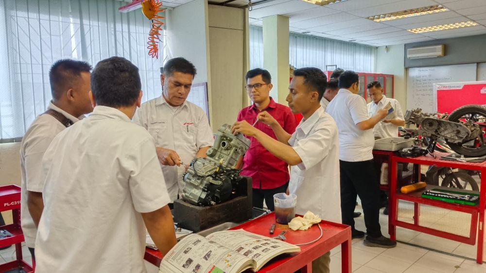 Kembangkan Kualitas Pendidikan Vokasi, Honda Gelar Kompetensi Guru SMK