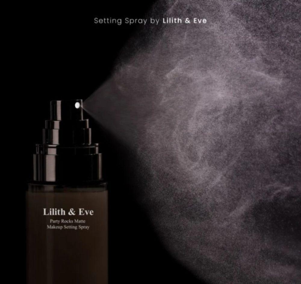 5 Setting Spray untuk Kulit Berminyak, Bikin Makeup Tahan Lama!