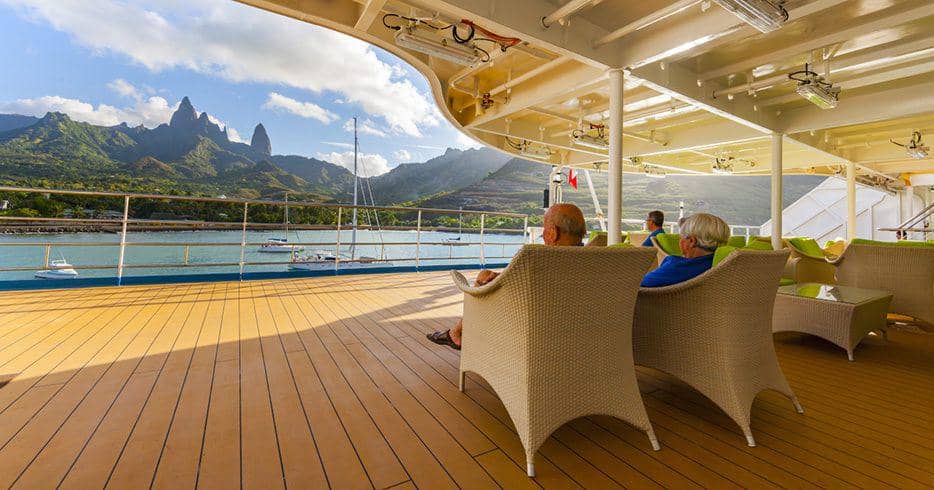 Sky Bar yang berada di atas kapal pesiar Aranui 5. (Aranui.com)