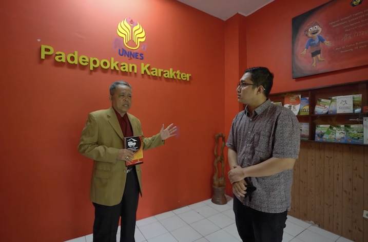 Guru Besar Bidang Nilai Etika dan Kebijakan Pembangunan Fakultas Ilmu Sosial dan Ilmu Politik (FISIP) Universitas Negeri Semarang (Unnes), Profesor. Dr. Eko Handoyo M.Si, pendidik sekalis penyuluh anti korupsi. (dok. Unnes)