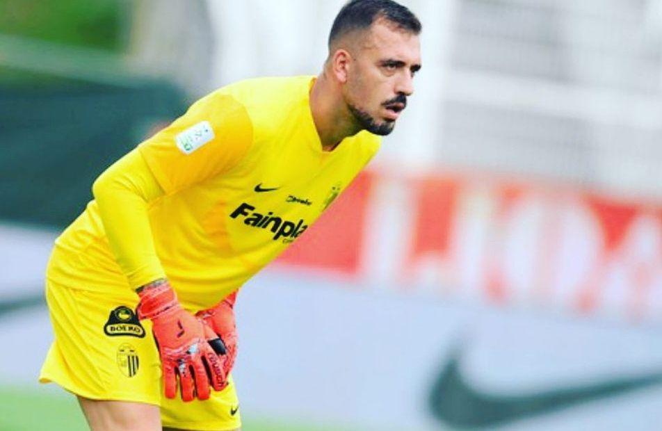 Emiliano Viviano (instagram.com/officialviviano)