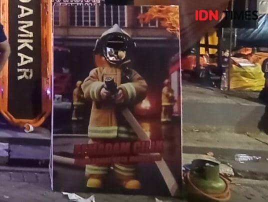Photobooth untuk anak-anak yang tersedia di tenant Dinas Pemadam Kebakaran Kota Makassar di F8, Jumat (26/7/2024). (IDN Times/Asrhawi Muin)