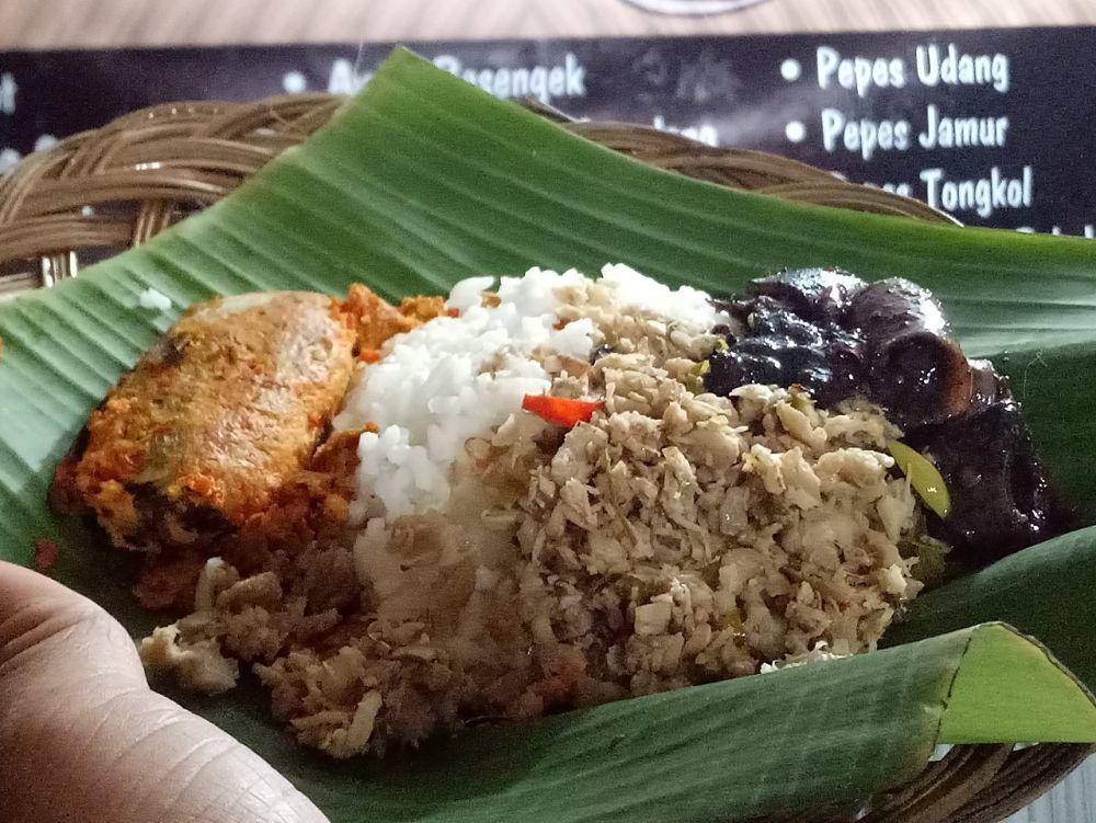 nasi megono pekalongan (commons.wikimedia.org/Widyawan1622)