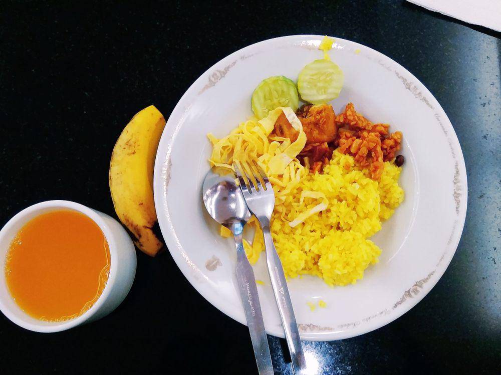 nasi kuning (commons.wikimedia.org/Yuki_Gauri)
