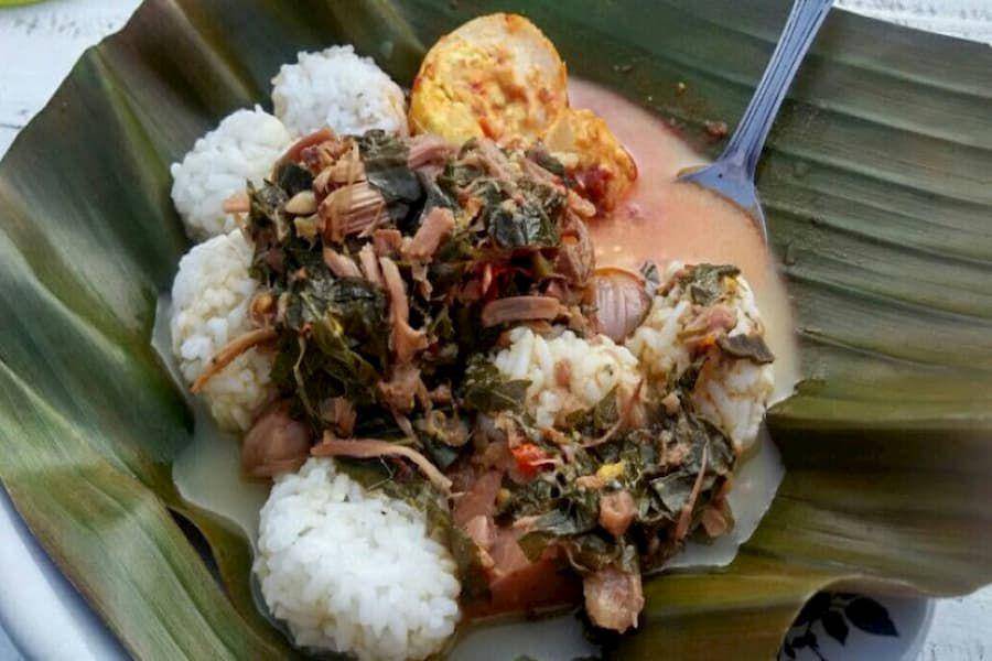 nasi penggel (commons.wikimedia.org/SBudiMasdar)