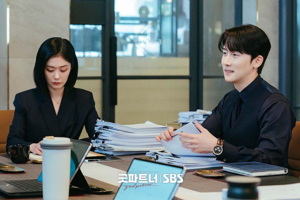 still cut drakor Good Partner (instagram.com/sbsdrama.official)