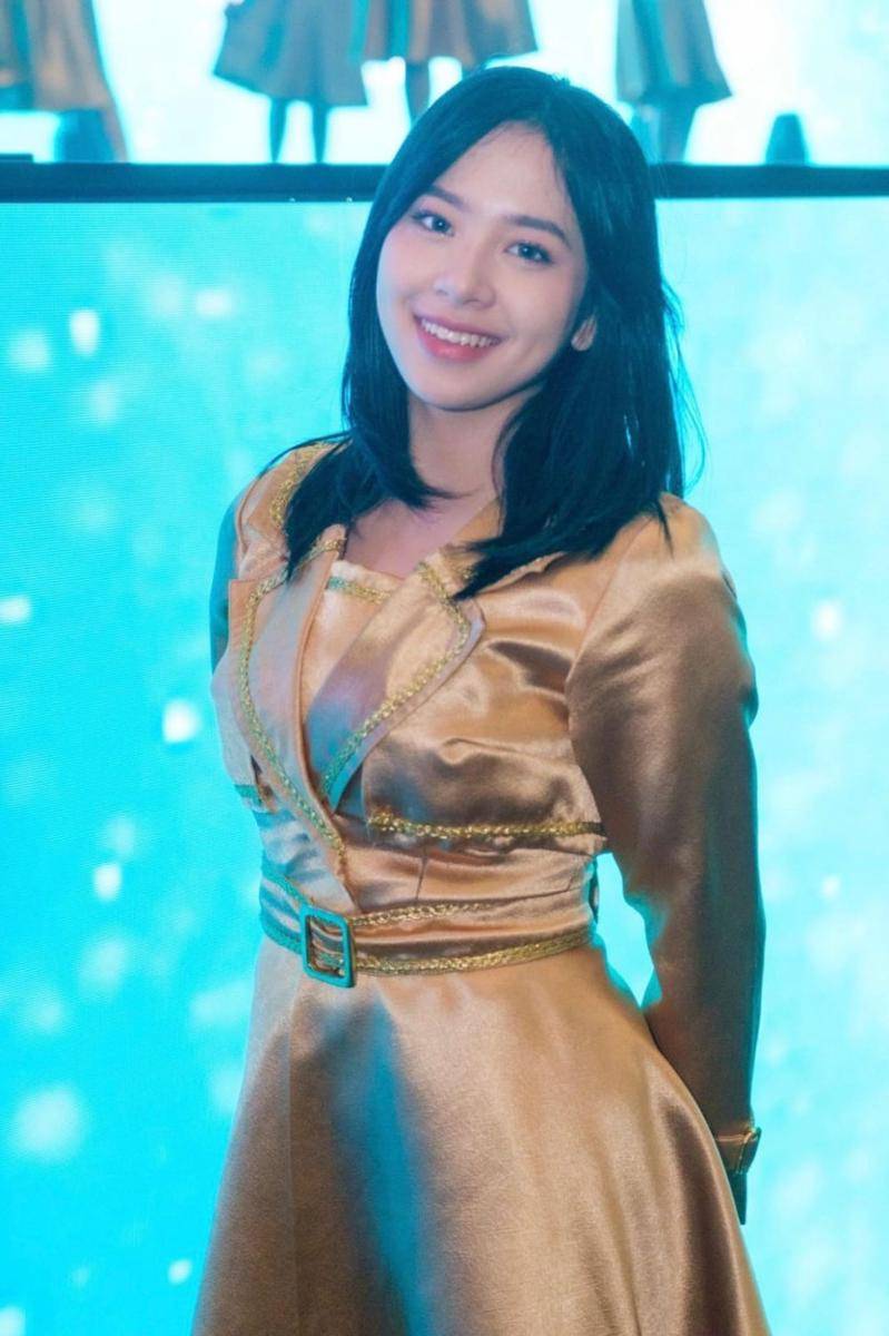 Zee JKT48 (x.com/a_zeejkt48)