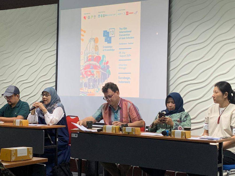 Konferensi pers pelaksanaan the 13th International Convention of Asia Scholars (ICAS) Sabtu (27/07/2024). (IDN Times/Myesha Fatina Rachman)