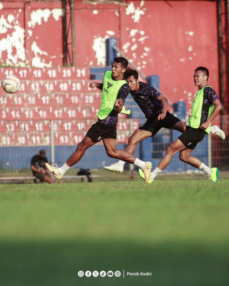 Pemain Persik Kediri saat berlatih di Stadion Brawijaya. IDN Times/ istimewa