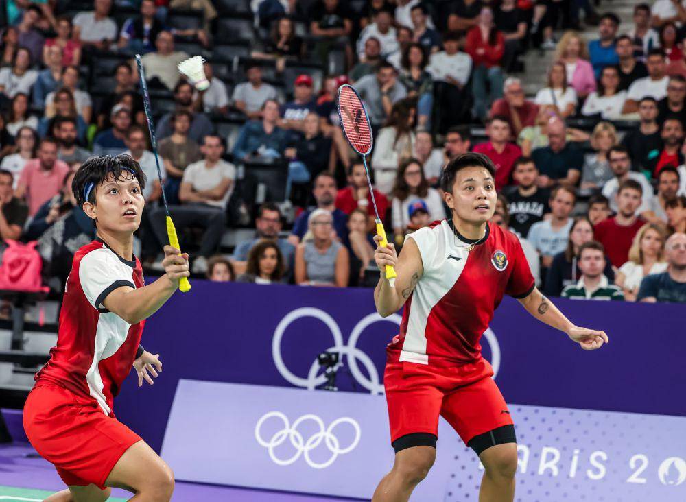 Ganda putri Indonesia, Apriyani Rahayu/Siti Fadia Silva Ramadhanti dalam laga pertama di Olimpaide 2024 Paris (PBSI/Badmintonphoto/Mikael Ropars)
