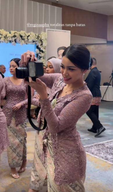 Regina Phoenix jadi bridesmaid (Instagram.com/reginaaphx)