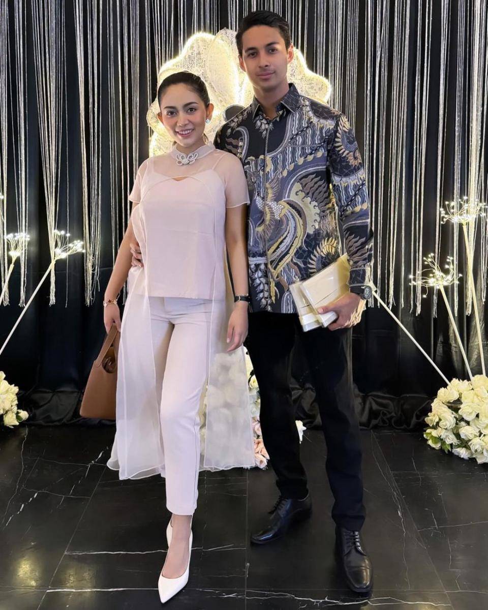 potret OOTD kondangan (instagram.com/rachelvennya)